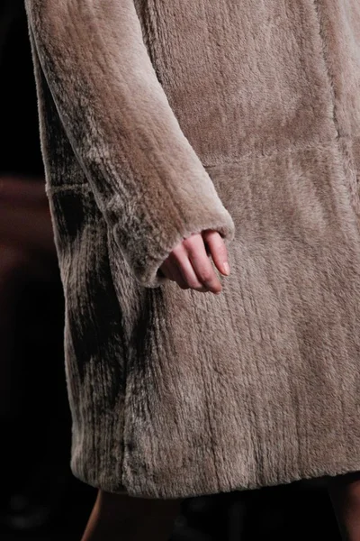 Look 28